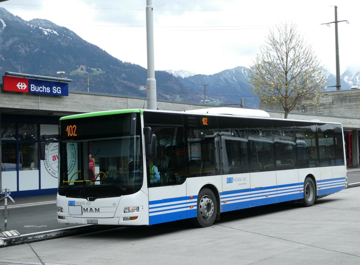 (248'477) - RTB Altst�tten - Nr. 915/SG 482'211 - MAN (ex PostBus/A BD 15'345) am 13. April 2023 beim Bahnhof Buchs