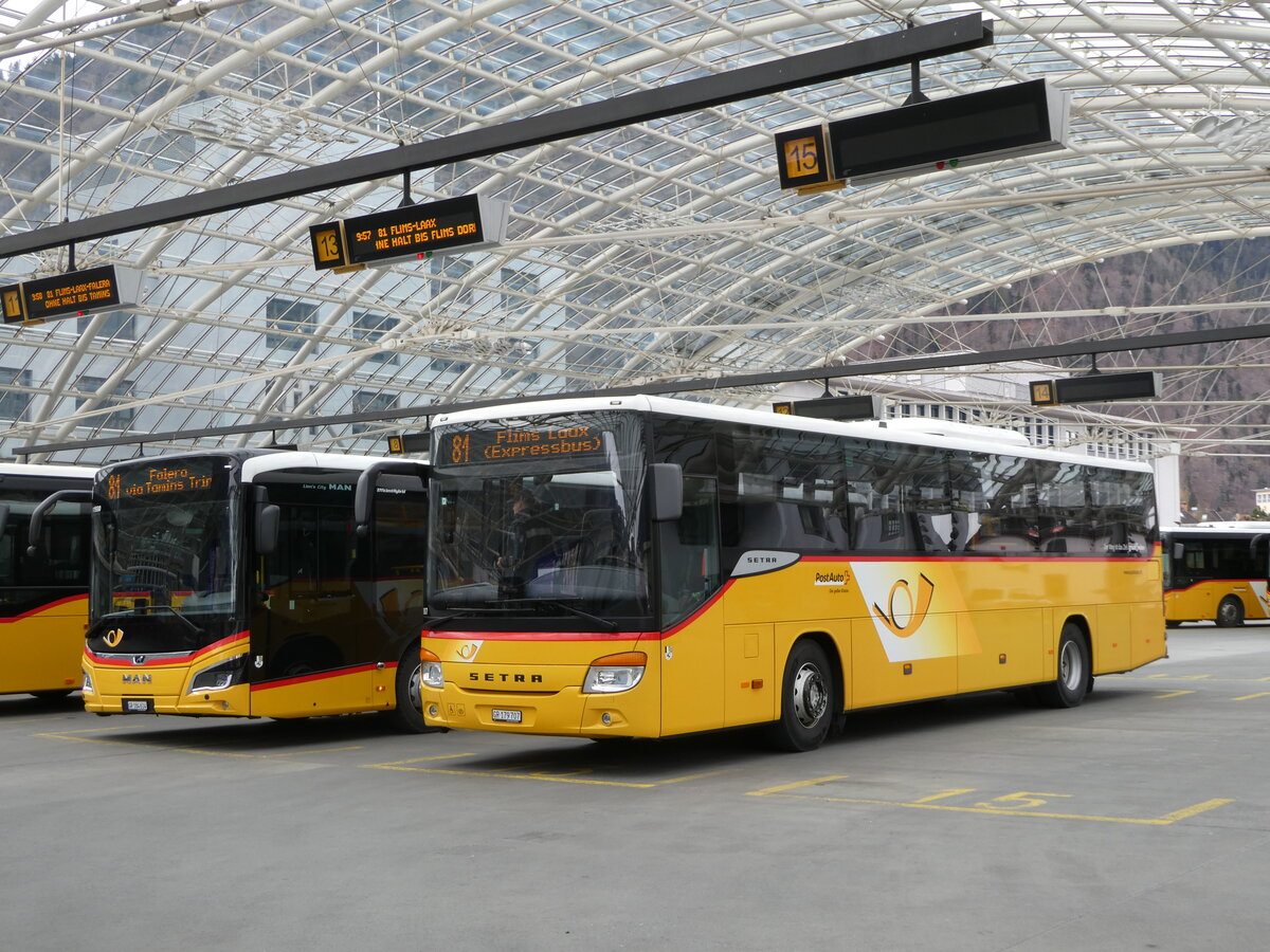 (248'549) - PostAuto Graub�nden - GR 179'707/PID 11'307 - Setra am 15. April 2023 in Chur, Postautostation
