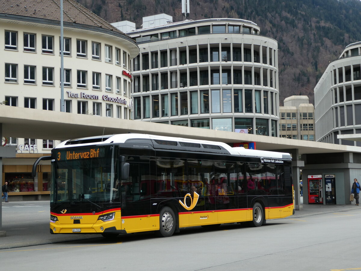 (248'568) - D�nser, Trimmis - GR 27'692/PID 11'894 - Scania (ex GR 166'037) am 15. April 2023 beim Bahnhof Chur