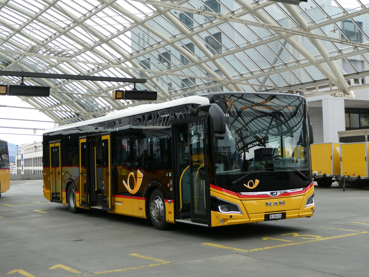 (248'586) - PostAuto Graub�nden - GR 184'616/PID 11'932 - MAN am 15. April 2023 in Chur, Postautostation