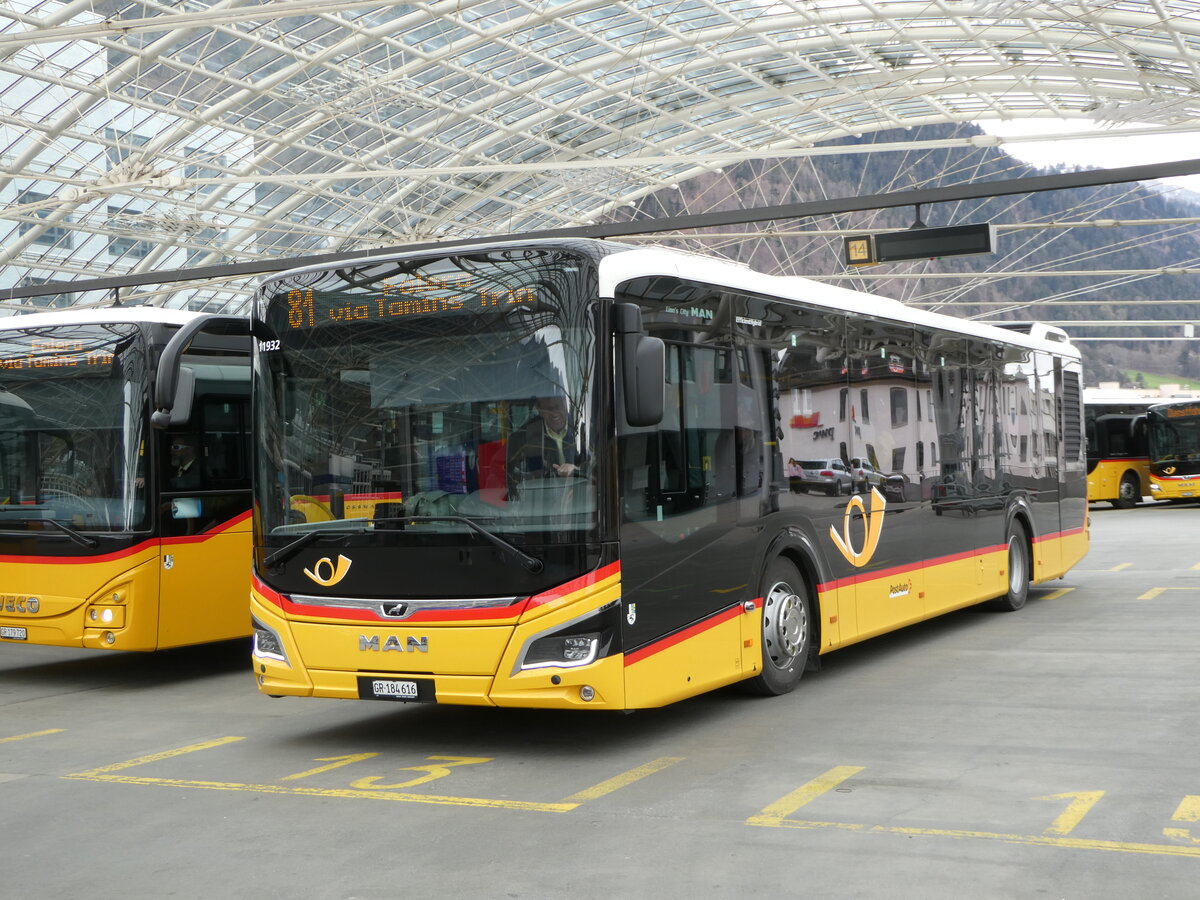 (248'587) - PostAuto Graub�nden - GR 184'616/PID 11'932 - MAN am 15. April 2023 in Chur, Postautostation