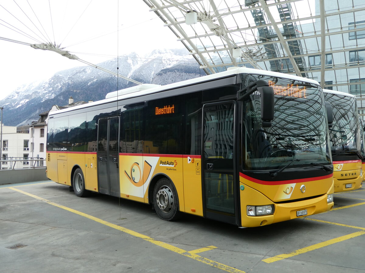 (248'590) - PostAuto Graub�nden - GR 168'875/PID 5720 - Irisbus am 15. April 2023 in Chur, Postautostation