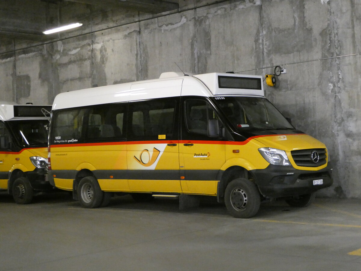(248'658) - PostAuto Graub�nden - GR 107'306/PID 10'530 - Mercedes am 15. April 2023 in Thusis, Postautostation