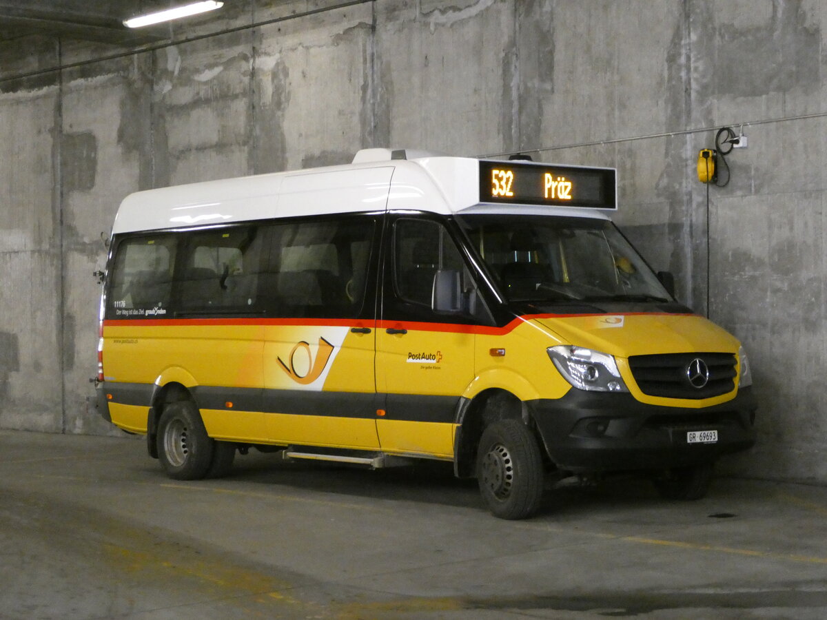 (248'665) - PostAuto Graub�nden - GR 69'693/PID 11'176 - Mercedes am 16. April 2023 in Thusis, Postautostation