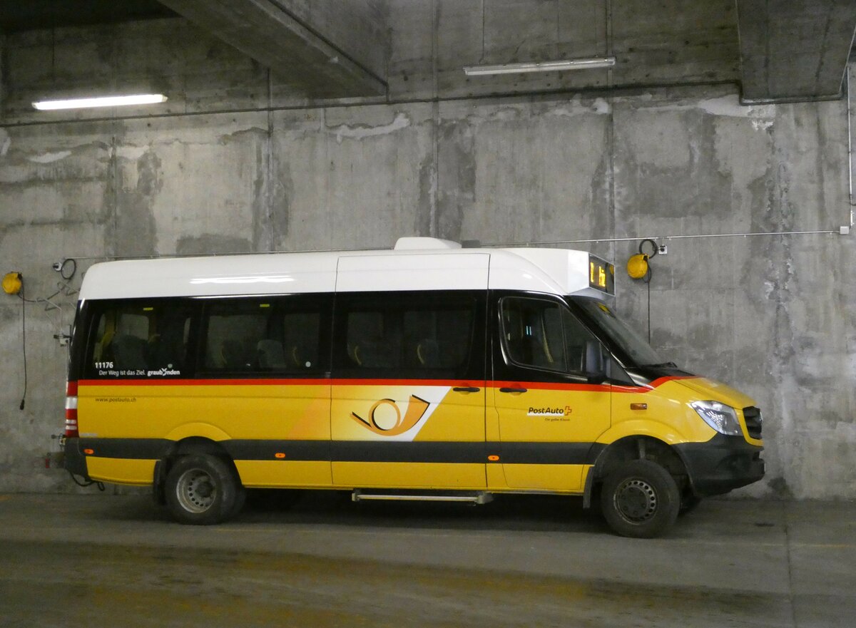 (248'666) - PostAuto Graub�nden - GR 69'693/PID 11'176 - Mercedes am 16. April 2023 in Thusis, Postautostation