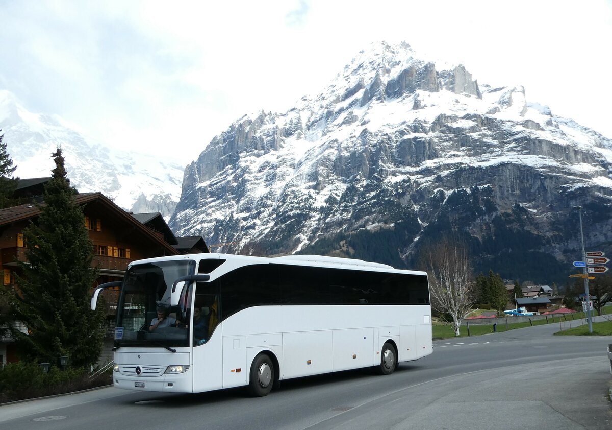 (248'821) - Dr. Richard, Oberengstringen - ZH 907'936 - Mercedes am 18. April 2023 in Grindelwald, S�ge Grund