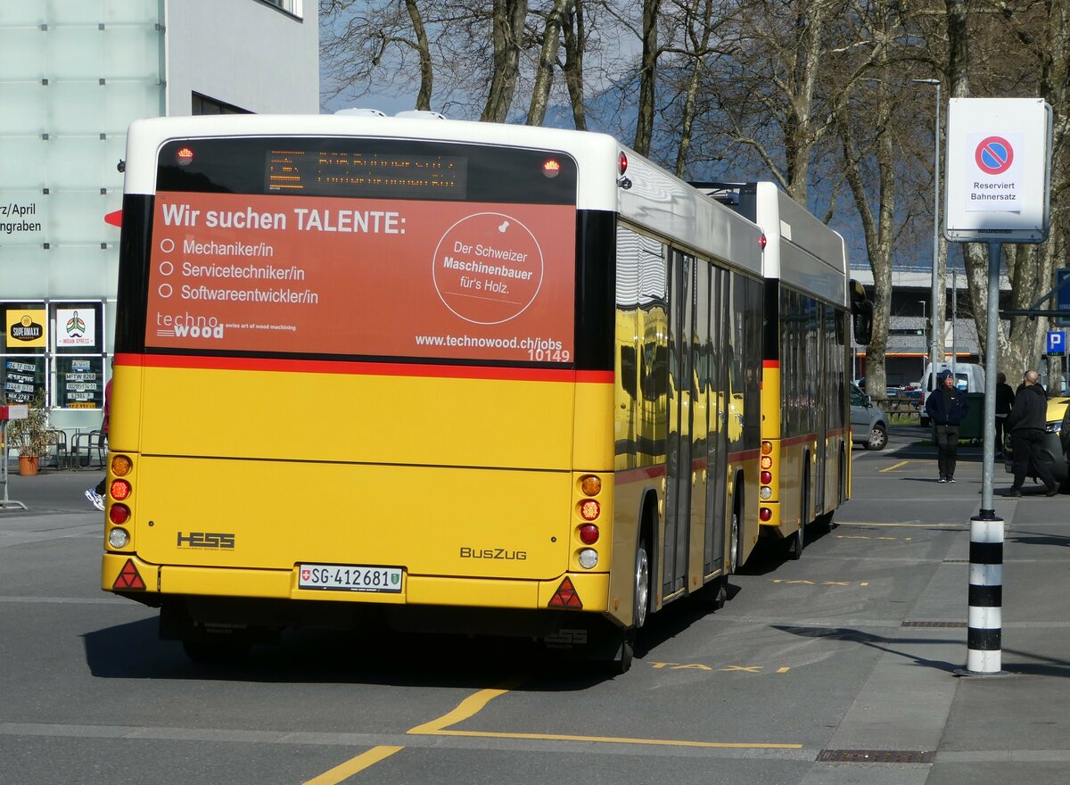 (248'896) - PostAuto Ostschweiz - SG 412'681/PID 10'149 - Hess Personenanh�nger am 19. April 2023 beim Bahnhof Interlaken Ost