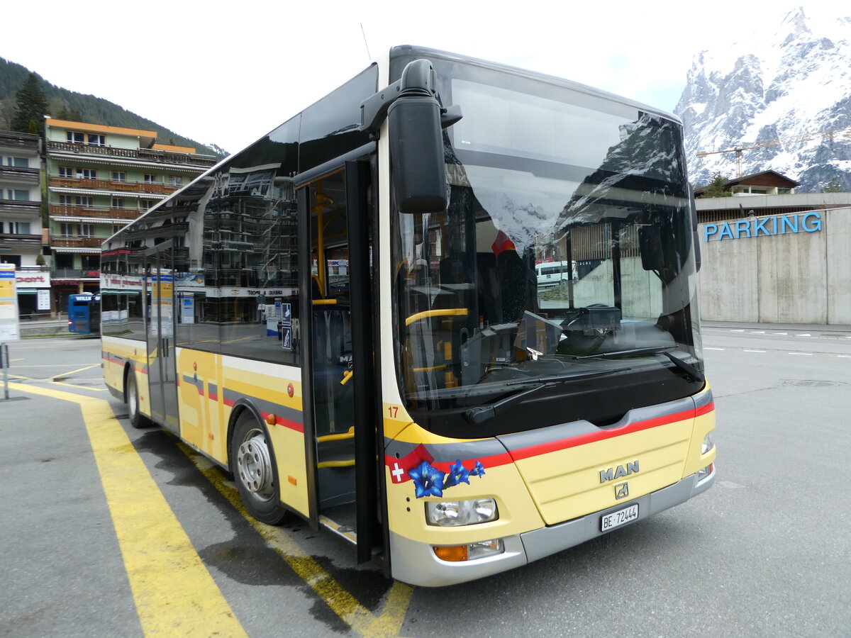 (248'961) - Grindelwaldbus, Grindelwald - Nr. 17/BE 72'444 - MAN/G�ppel (ex STI Thun Nr. 133) am 21. April 2023 beim Bahnhof Grindelwald