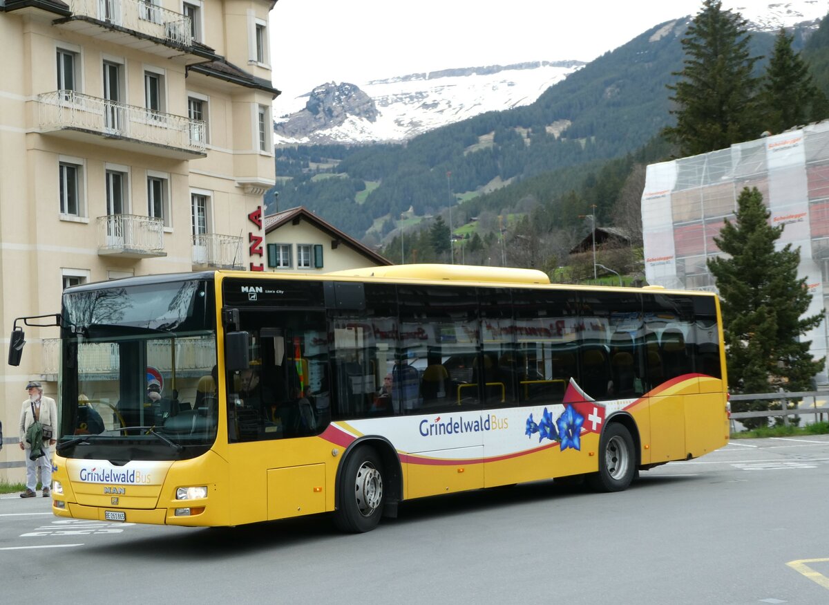 (249'218) - Grindelwaldbus, Grindelwald - Nr. 11/BE 261'865 - MAN/G�ppel am 28. April 2023 beim Bahnhof Grindelwald