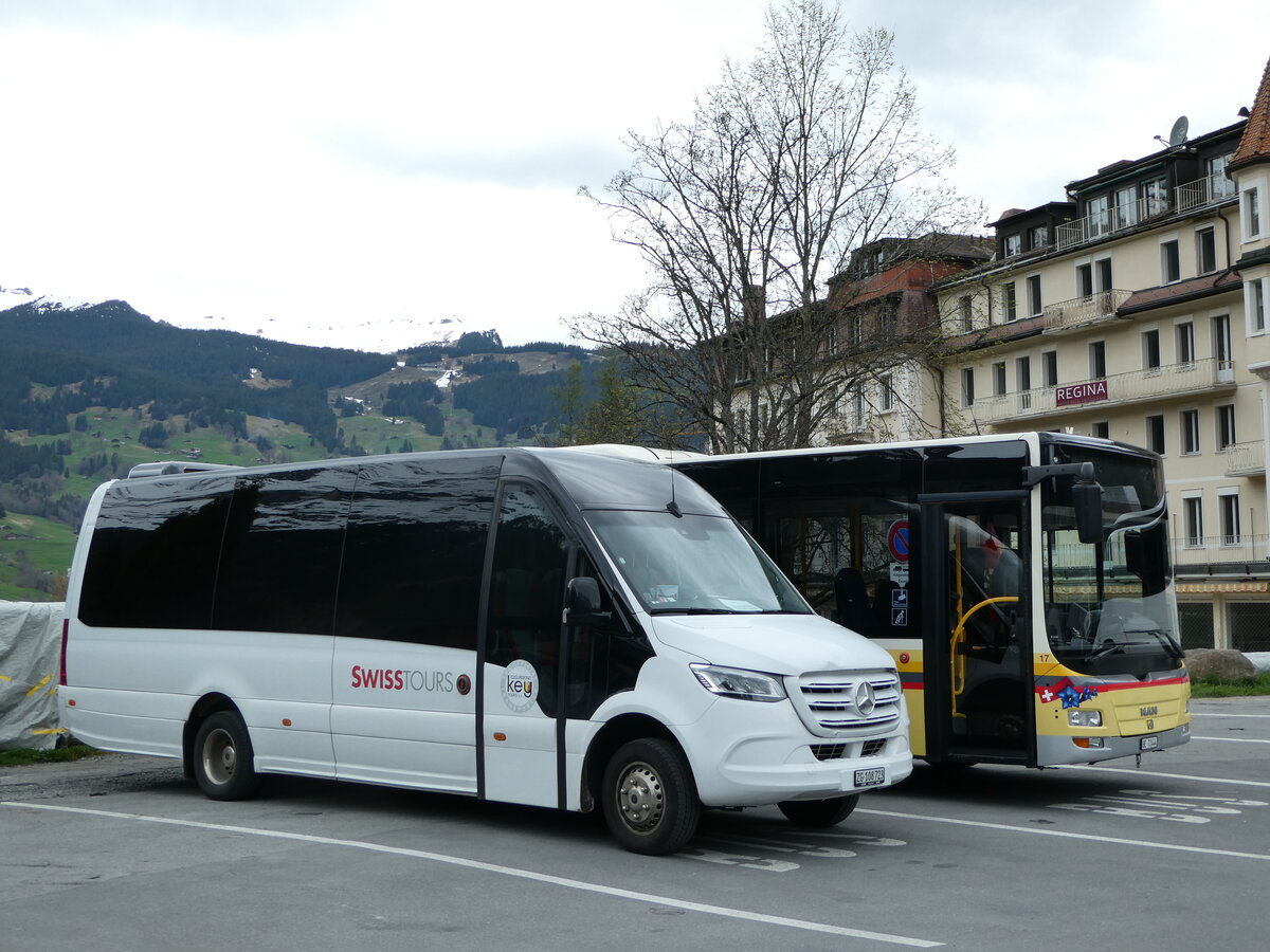 (249'225) - Keytours, Gen�ve - ZG 108'723 - Mercedes am 28. April 2023 beim Bahnhof Grindelwald