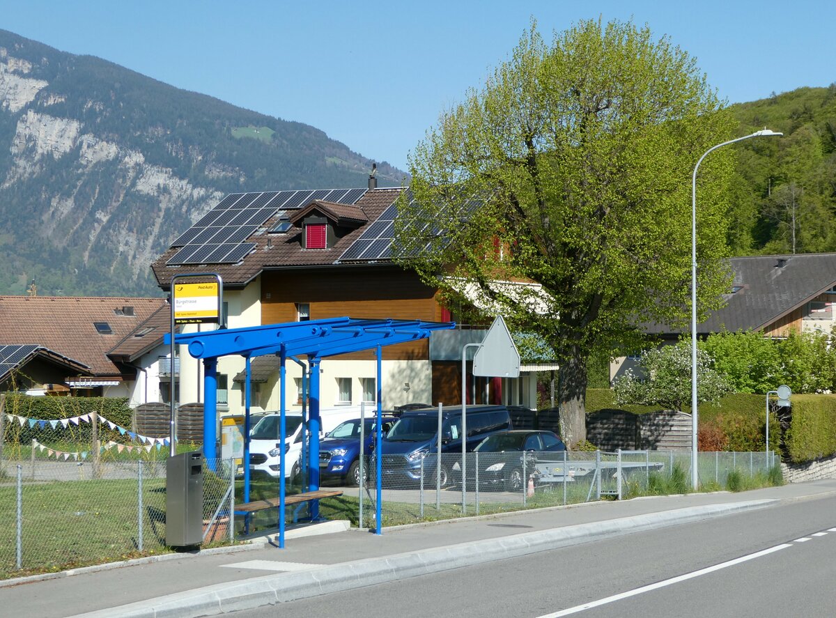 (249'488) - PostAuto-Haltestelle am 3. Mai 2023 in Spiez, B�rgstrasse