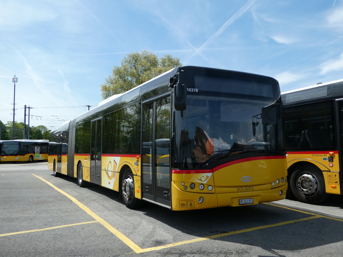 (249'637) - CarPostal Ouest - VD 242'251/PID 10'378 - Solaris (ex TPB, S�deilles) am 5. Mai 2023 in Yverdon, Garage