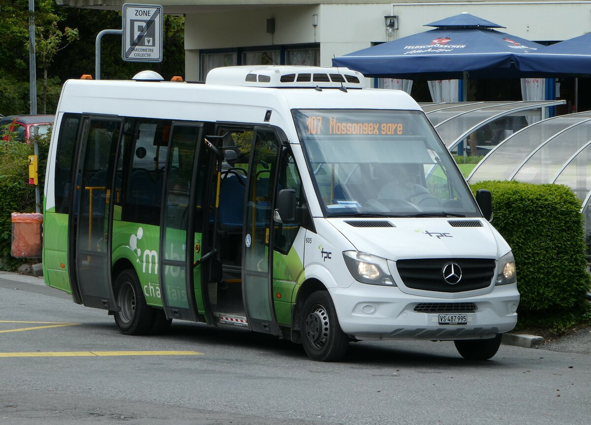 (249'984) - TPC Aigle - Nr. 605/VS 487'995 - Mercedes am 13. Mai 2023 beim Bahnhof Monthey CFF