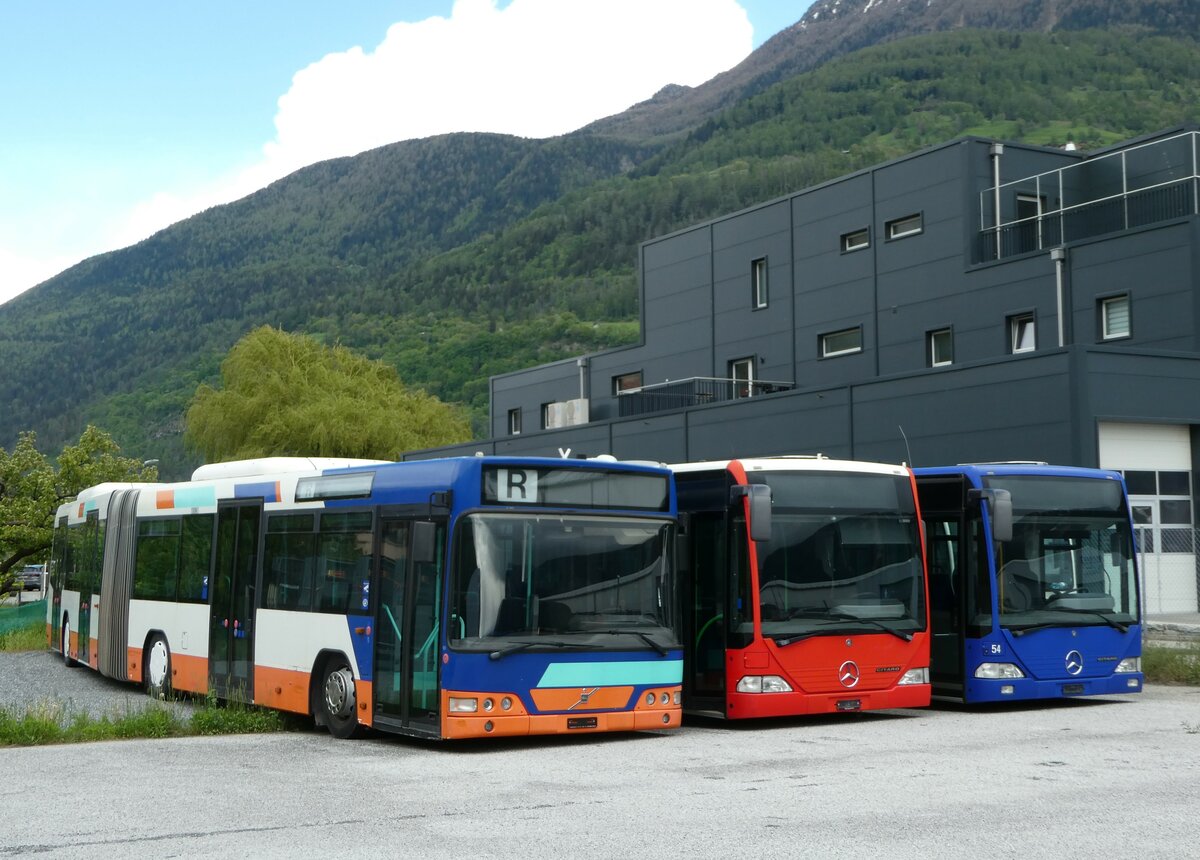 (250'011) - Ruffiner, Turtmann - Volvo (ex Globe-Limo, Gen�ve Nr. 354; ex TPG Gen�ve Nr. 354) am 13. Mai 2023 in Turtmann, Garage