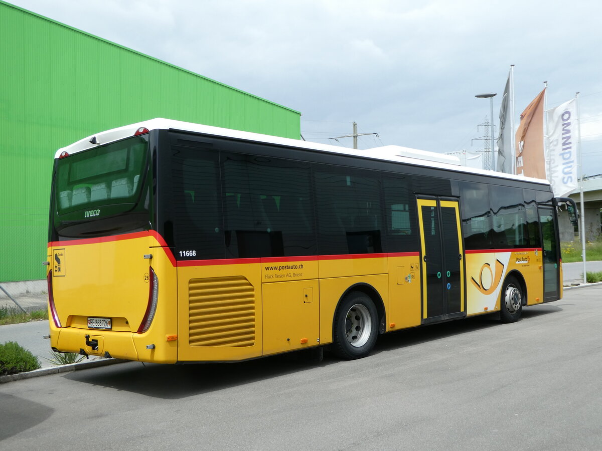 (250'215) - Fl�ck, Brienz - Nr. 26/BE 868'726/PID 11'668 - Iveco am 18. Mai 2023 in Kerzers, Interbus