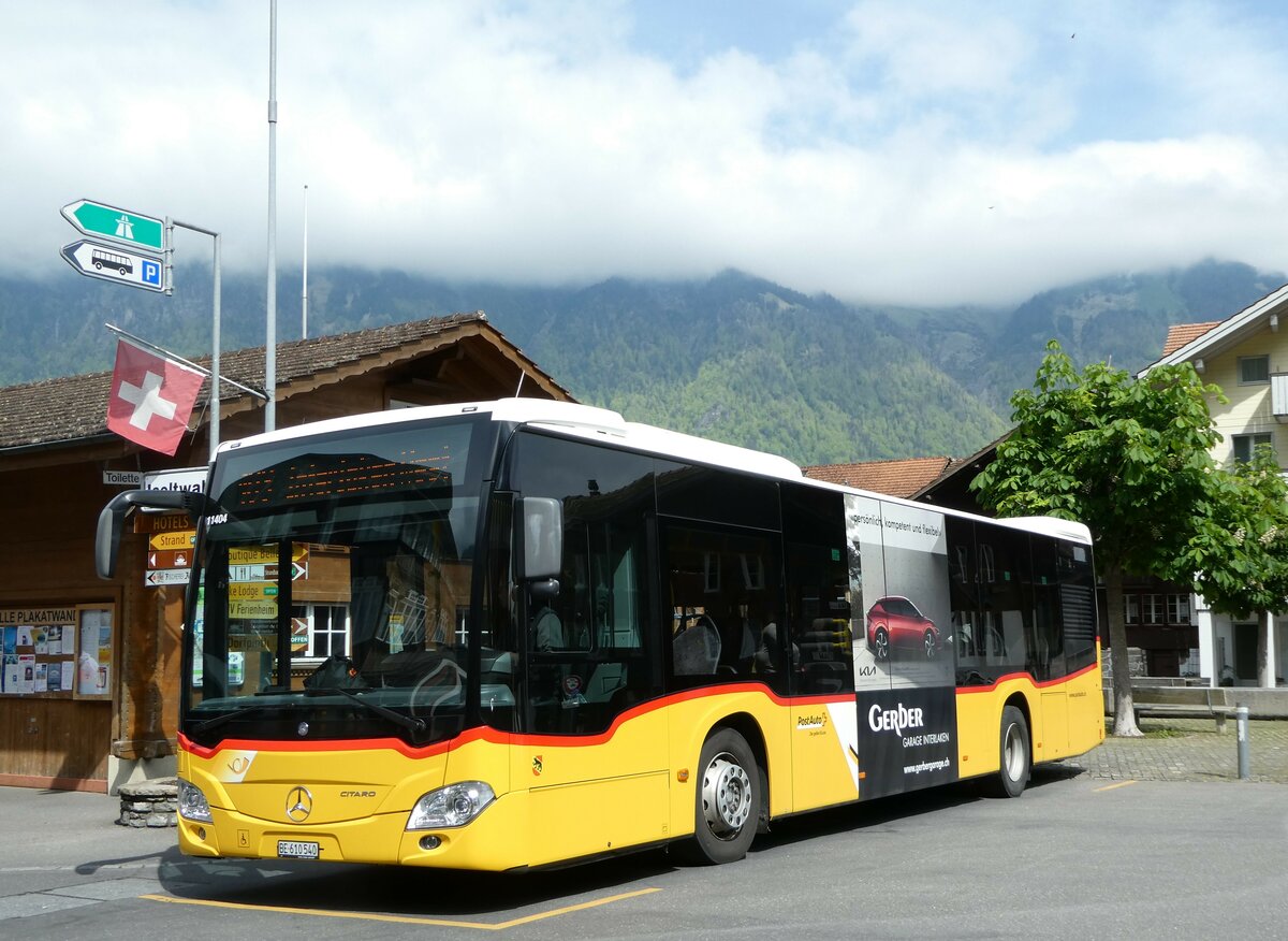 (250'242) - PostAuto Bern - BE 610'540/PID 11'404 - Mercedes am 19. Mai 2023 in Iseltwald, Dorfplatz