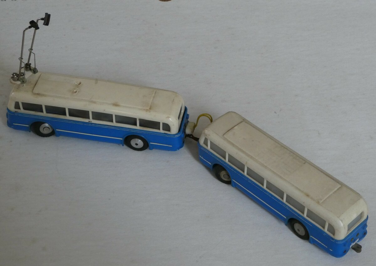 (250'454) - Aus Deutschland: ??? - B�ssing Trolleybus + B�ssing Personenanh�nger am 26. Mai 2023 in Thun (Modelle)