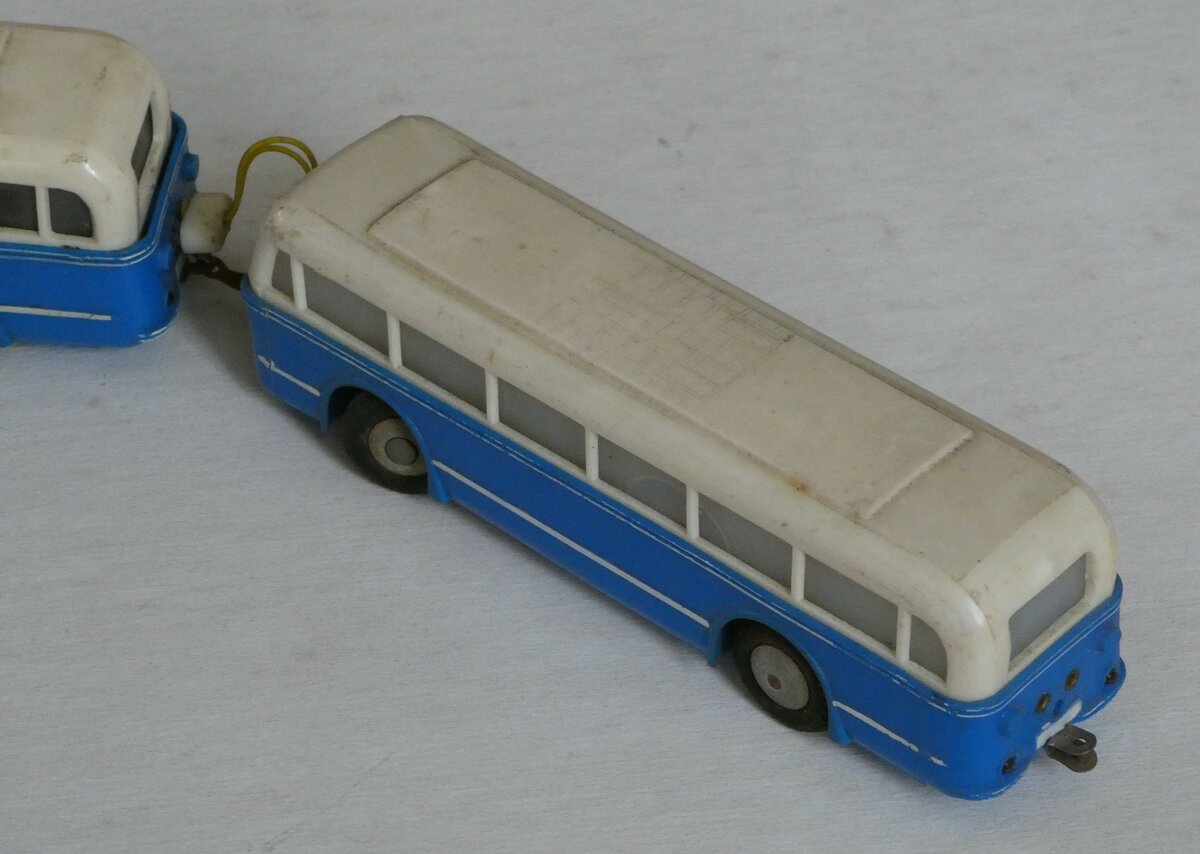 (250'456) - Aus Deutschland: ??? - B�ssing Personenanh�nger am 26. Mai 2023 in Thun (Modell)