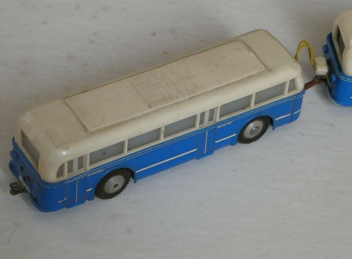 (250'459) - Aus Deutschland: ??? - B�ssing Personenanh�nger am 26. Mai 2023 in Thun (Modell)