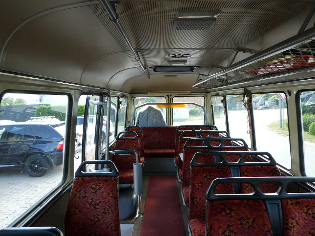 (250'920) - Hahn, M�nchen - Nr. 6/M-MB 309H - Mercedes (ex M�ller, CH-Ennetmoos Nr. 6; ex Portenier, CH-Adelboden Nr. 6/PID 492; ex Geiger, CH-Adelboden Nr. 6) am 3. Juni 2023 in Rottersdorf, Vilstaler Hof (Innenaufnahme)