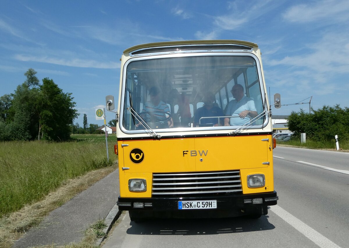 (251'028) - Hahn, M�nchen - HSK-C 59H - FBW/FHS (ex Michels, Schmallenberg; eX FRAM Drachten/NL Nr. 5; ex P 24'184) am 4. Juni 2023 in Goben, Tankstelle