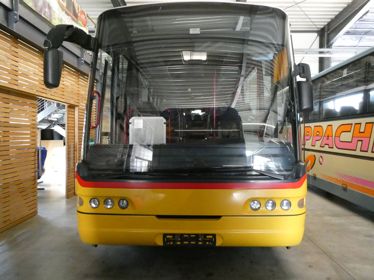 (251'042) - Auw�rter, Pilsting - Neoplan (ex Richter, Oberammergau; ex Balzarolo, CH-Poschiavo PID 3363; ex PostAuto Graub�nden/CH) am 4. Juni 2023 in Pilsting, Auw�rter Automobil-Park