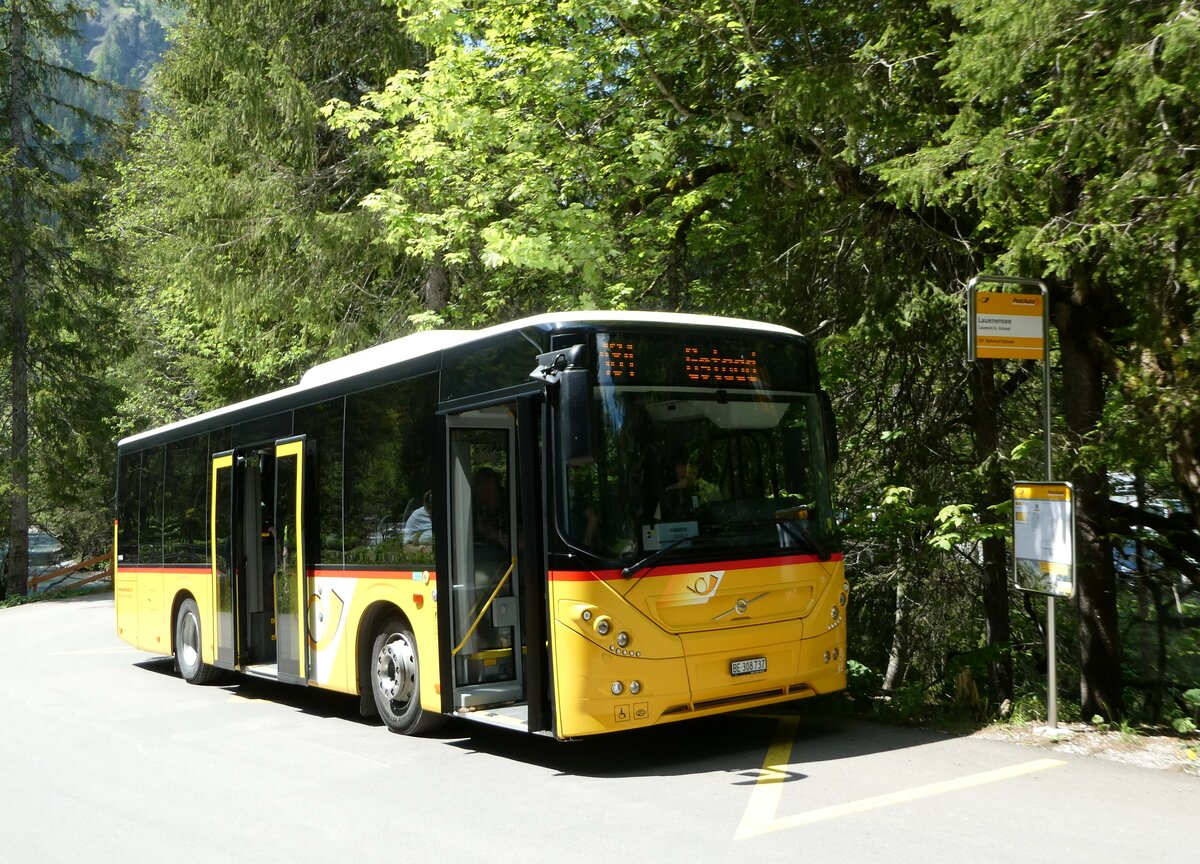 (251'122) - K�bli, Gstaad - BE 308'737/PID 11'458 - Volvo am 6. Juni 2023 in Lauenen, Lauenensee