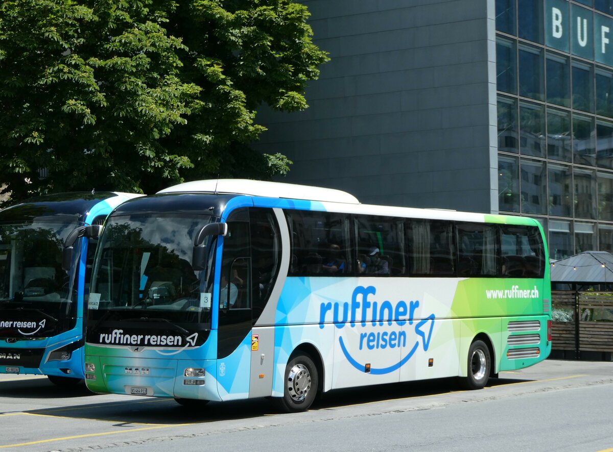 (251'228) - Ruffiner, Turtmann - VS 464'913 - MAN am 9. Juni 2023 beim Bahnhof Brig
