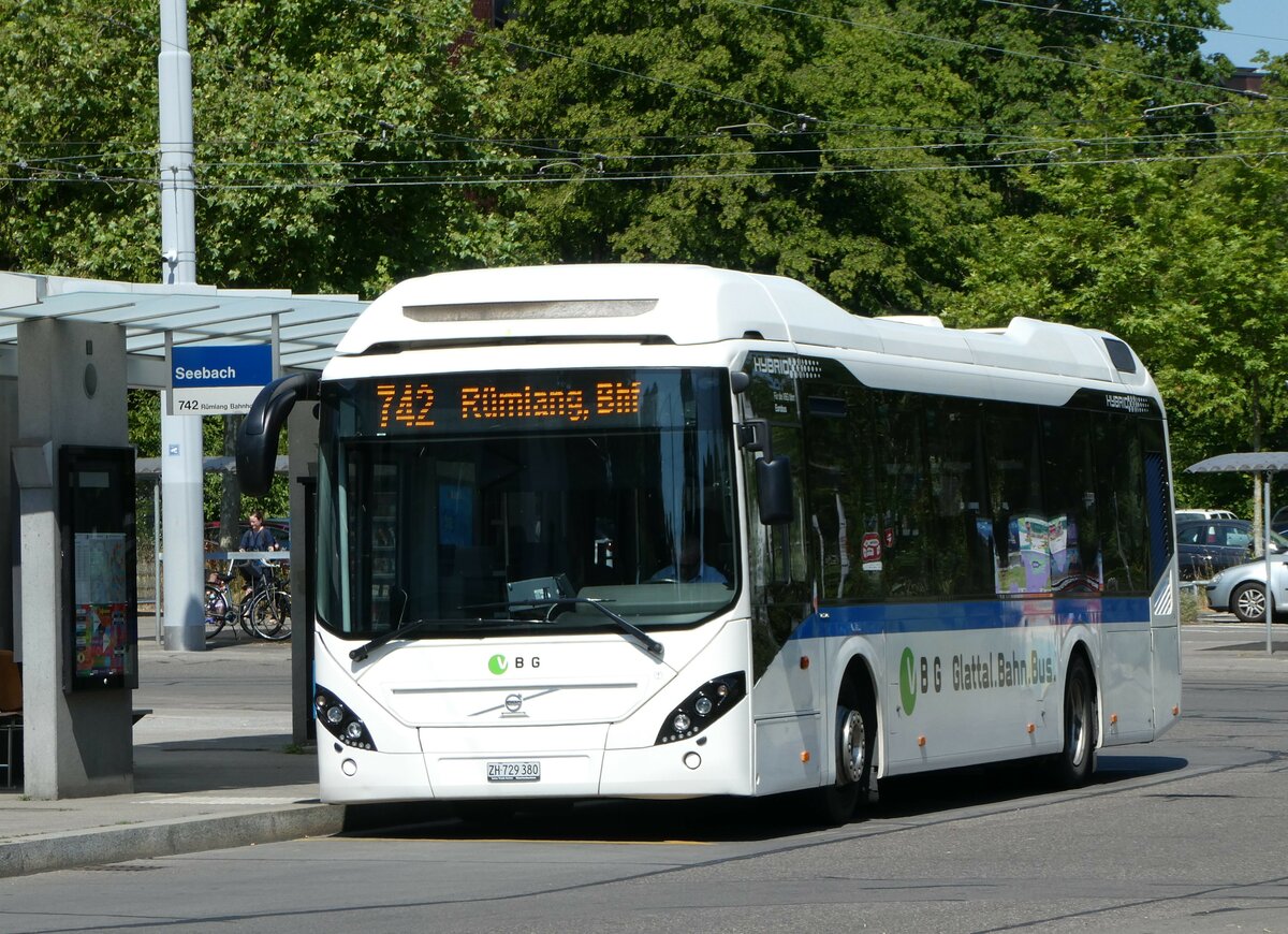 (251'412) - Welti-Furrer, Bassersdorf - Nr. 83/ZH 729'380 - Volvo am 13. Juni 2023 in Z�rich, Seebach