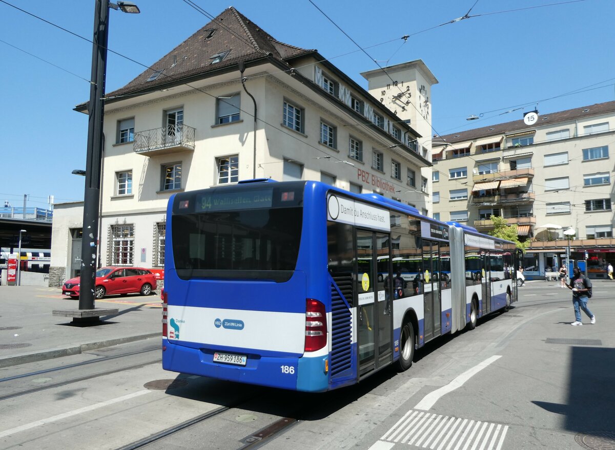 (251'478) - VBZ Z�rich - Nr. 186/ZH 959'186 - Mercedes (ex VZO Gr�ningen Nr. 107) am 13. Juni 2023 beim Bahnhof Z�rich Oerlikon