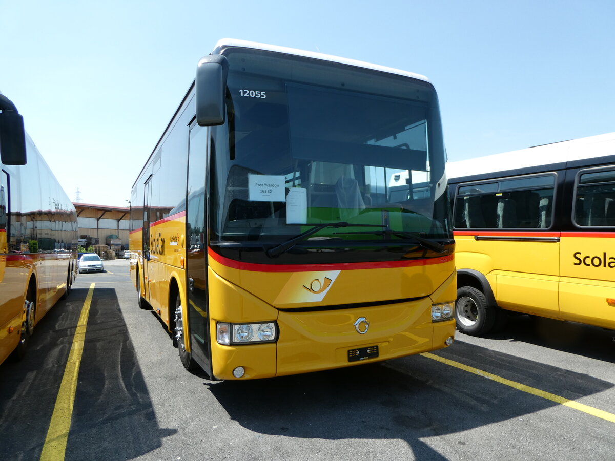 (251'592) - CarPostal Ouest - PID 12'055 - Irisbus (ex Ballestraz, Gr�ne) am 17. Juni 2023 in Kerzers, Interbus