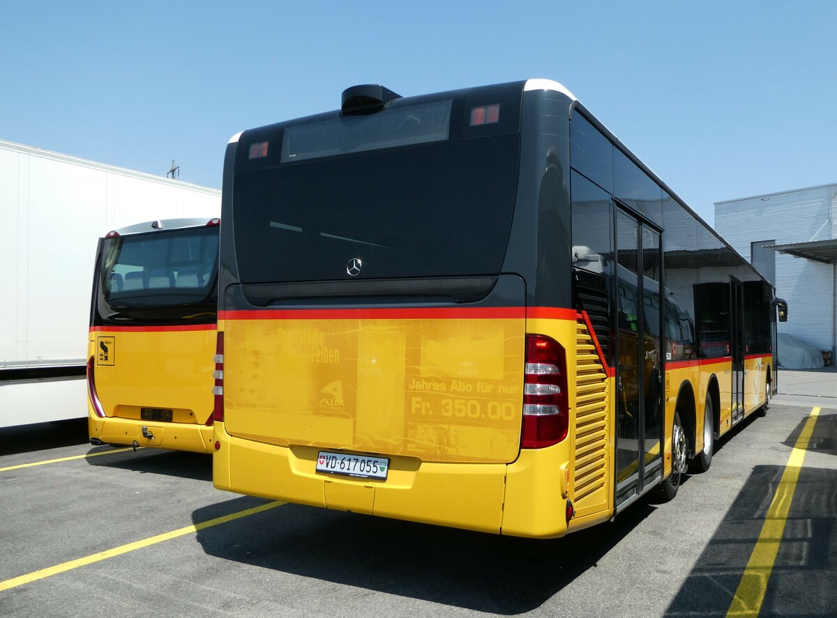 (251'606) - CarPostal Ouest - VD 617'055/PID 5220 - Mercedes (ex PostAuto Ostschweiz; ex PostAuto Ostschweiz Nr. 8) am 17. Juni 2023 in Kerzers, Interbus