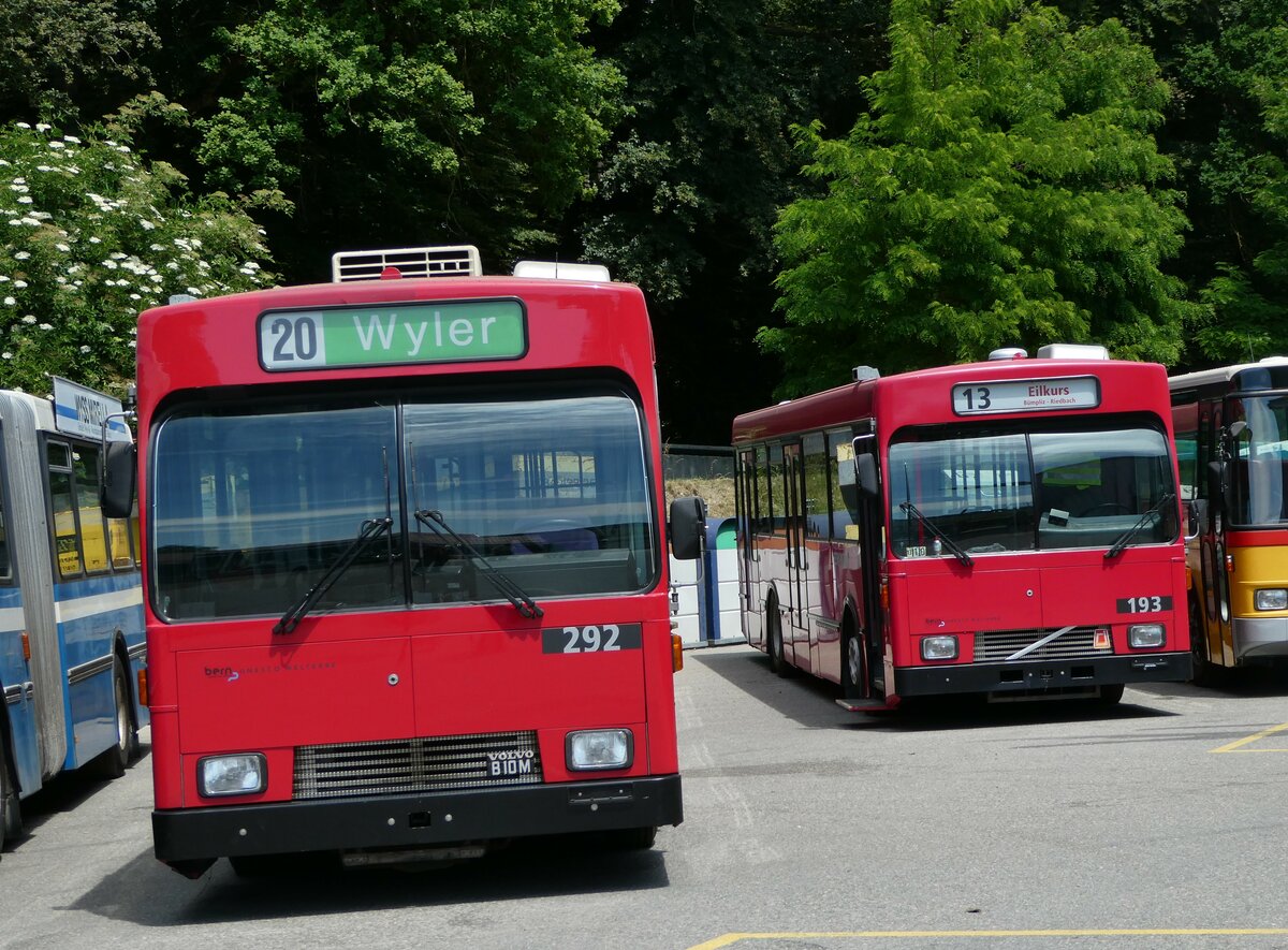 (251'703) - Bernmobil, Bern (SOB) - Nr. 292 - Volvo/R&J-Hess-Gangloff + Nr. 193 - Volvo/Gangloff am 18. Juni 2023 in Burgdorf, �kihof Ziegelgut