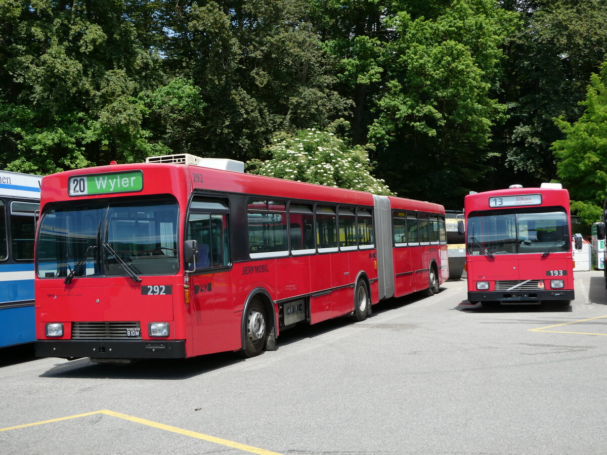(251'704) - Bernmobil, Bern (SOB) - Nr. 292 - Volvo/R&J-Hess-Gangloff + Nr. 193 - Volvo/Gangloff am 18. Juni 2023 in Burgdorf, �kihof Ziegelgut