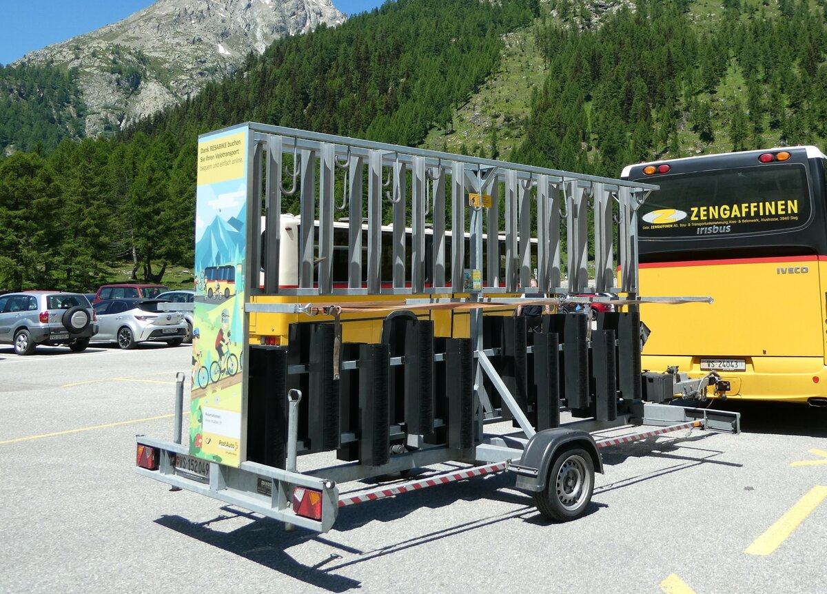(252'055) - PostAuto Wallis - VS 152'049 - Zbinden Gep�ckanh�nger am 25. Juni 2023 auf der Fafleralp