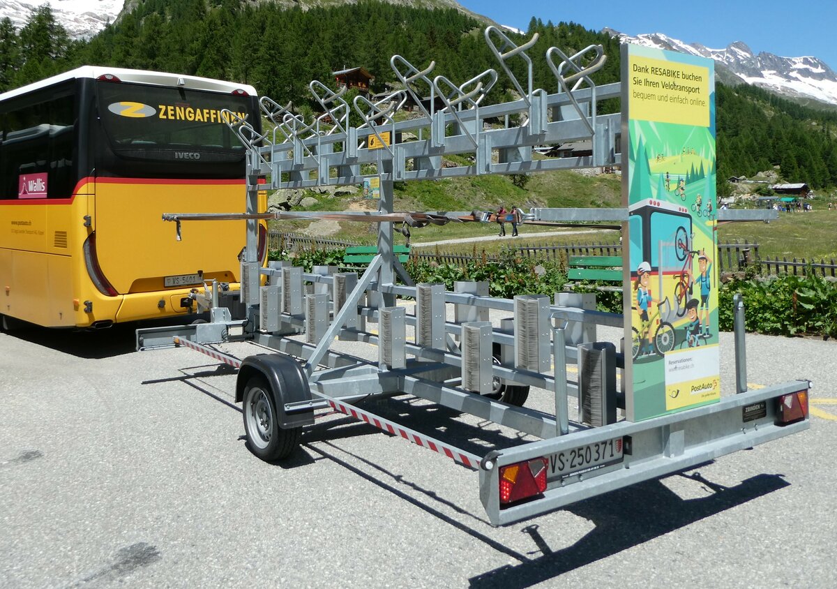 (252'065) - PostAuto Wallis - VS 250'371 - Zbinden Gep�ckanh�nger am 25. Juni 2023 auf der Fafleralp