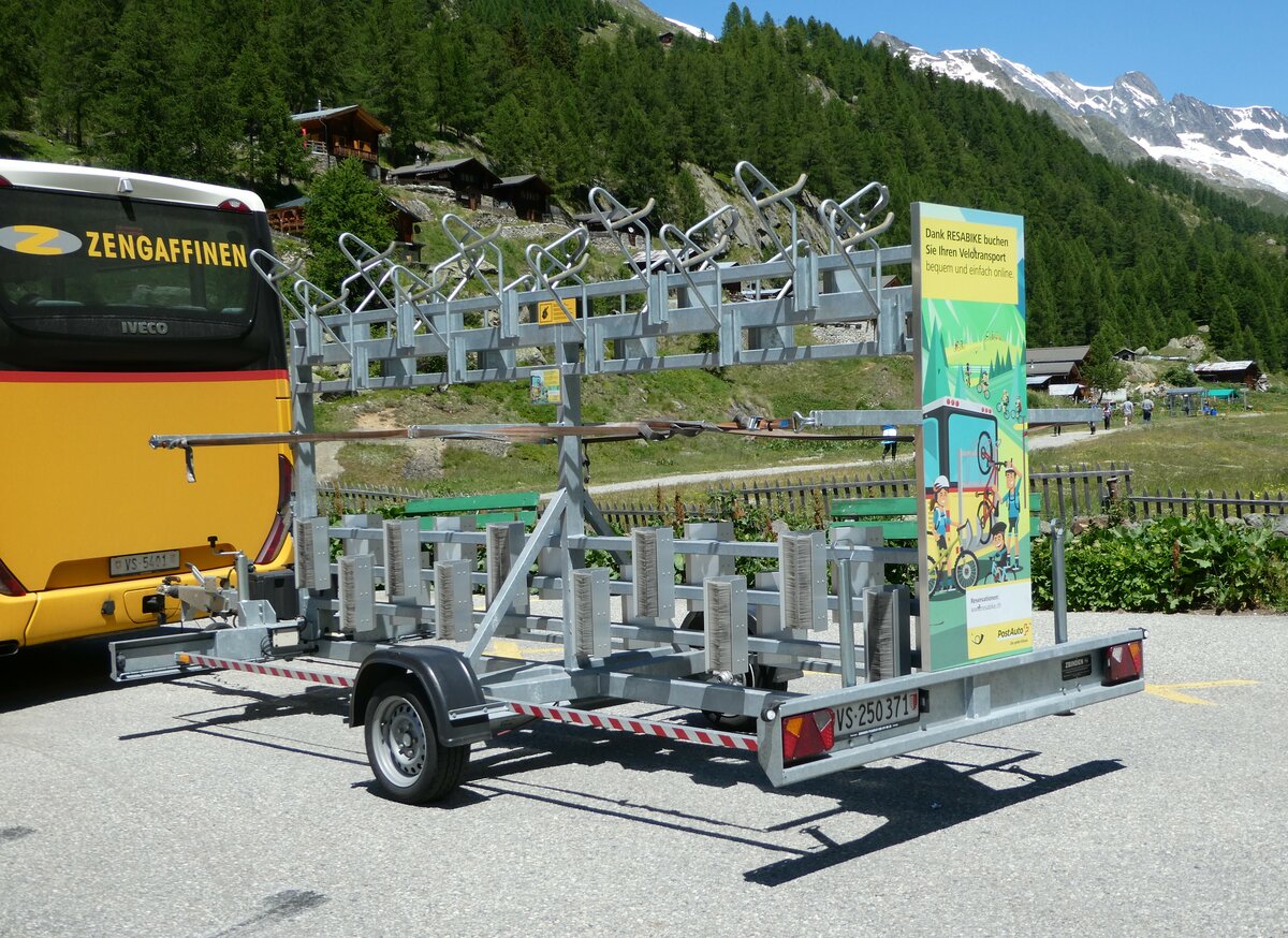(252'067) - PostAuto Wallis - VS 250'371 - Zbinden Gep�ckanh�nger am 25. Juni 2023 auf der Fafleralp