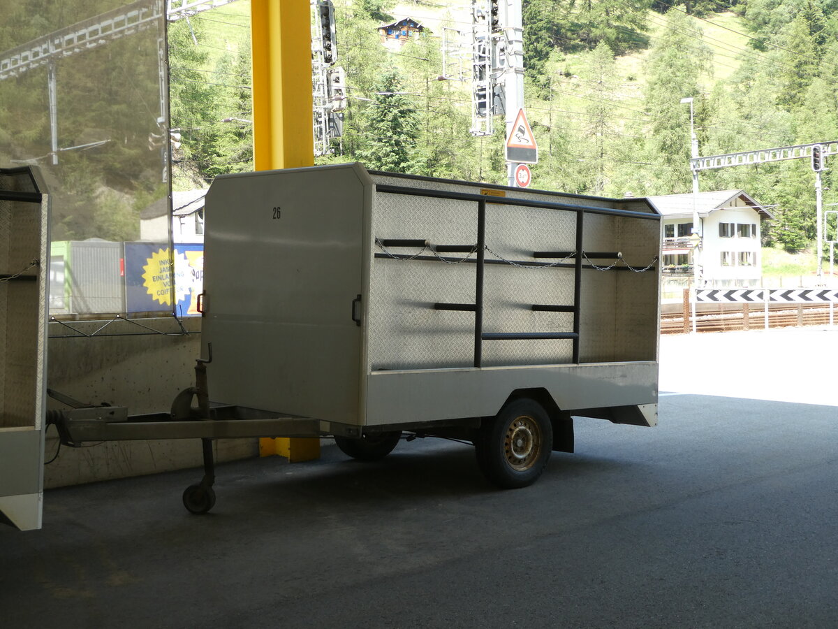 (252'090) - Jaggi, Kippel - Nr. 26/VS 8520 - Car-Tech Gep�ckanh�nger am 26. Juni 2023 beim Bahnhof Goppenstein