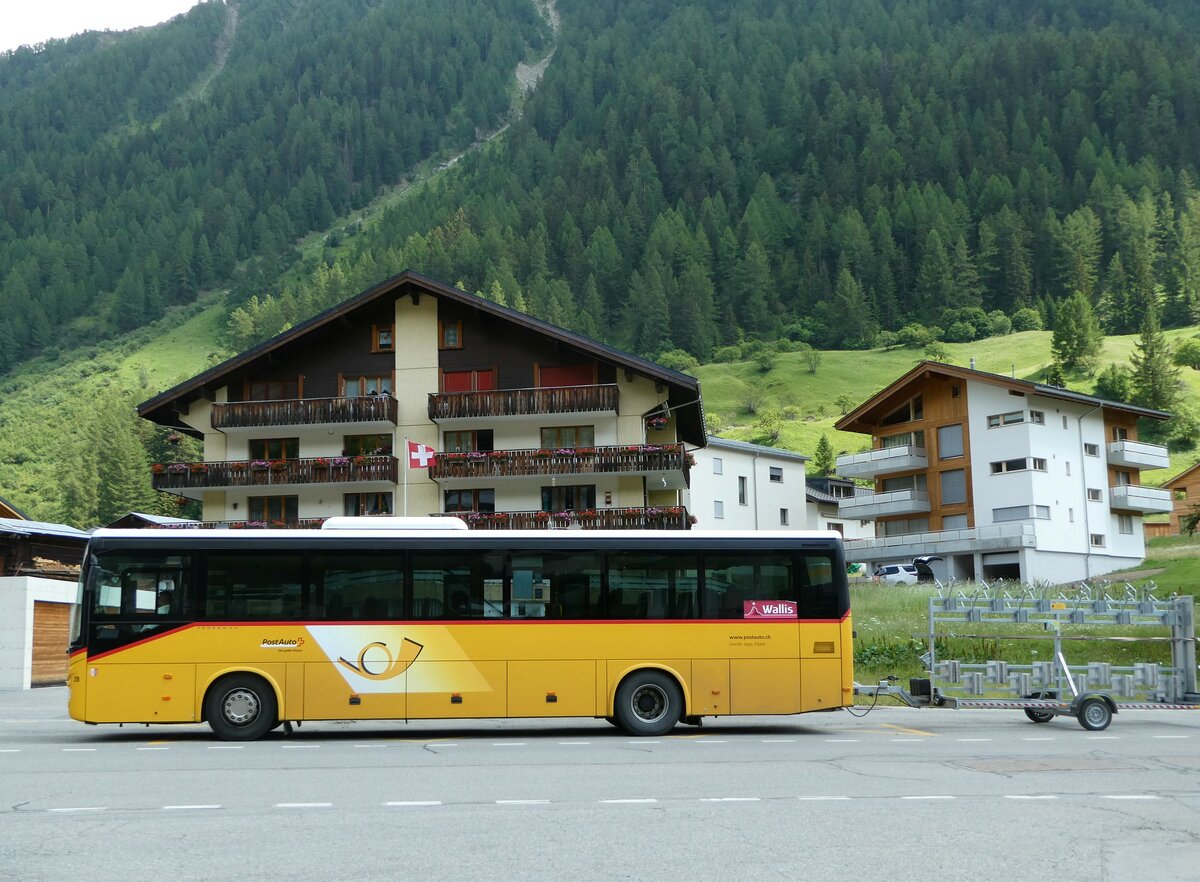 (252'120) - Jaggi, Kippel - Nr. 28/VS 24'144/PID 10'484 - Iveco am 26. Juni 2023 in Blatten (L�tschen), Dorf