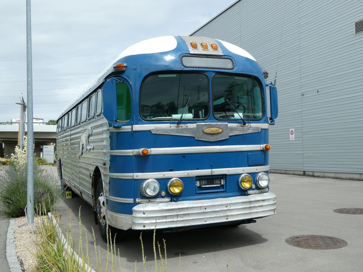 (252'226) - Greyhoundbus, Murten - GMC (ex Wooster, Z�rich; ex Northland Greyhound Lines, USA-Minneapolis Nr. N796) am 1. Juli 2023 in Kerzers, Interbus