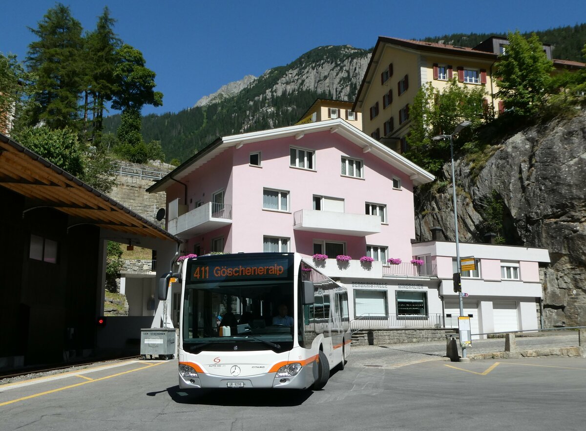 (252'543) - AAGU Altdorf - Nr. 13/UR 9298/PID 11'253 - Mercedes am 9. Juli 2023 beim Bahnhof G�schenen