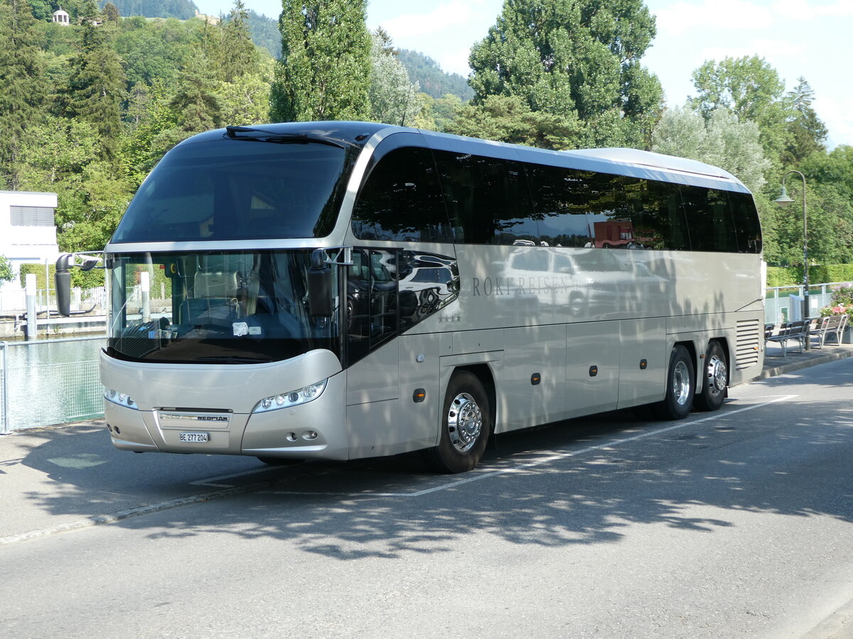 (252'642) - Roki, Heimberg - BE 277'204 - Neoplan am 11. Juli 2023 bei der Schiffl�ndte Thun