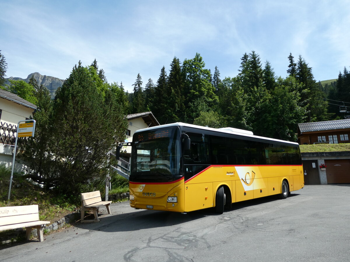 (252'658) - Fl�ck, Brienz - Nr. 9/BE 156'358/PID 10'644 - Iveco am 14. Juli 2023 in Axalp, Sportbahnen