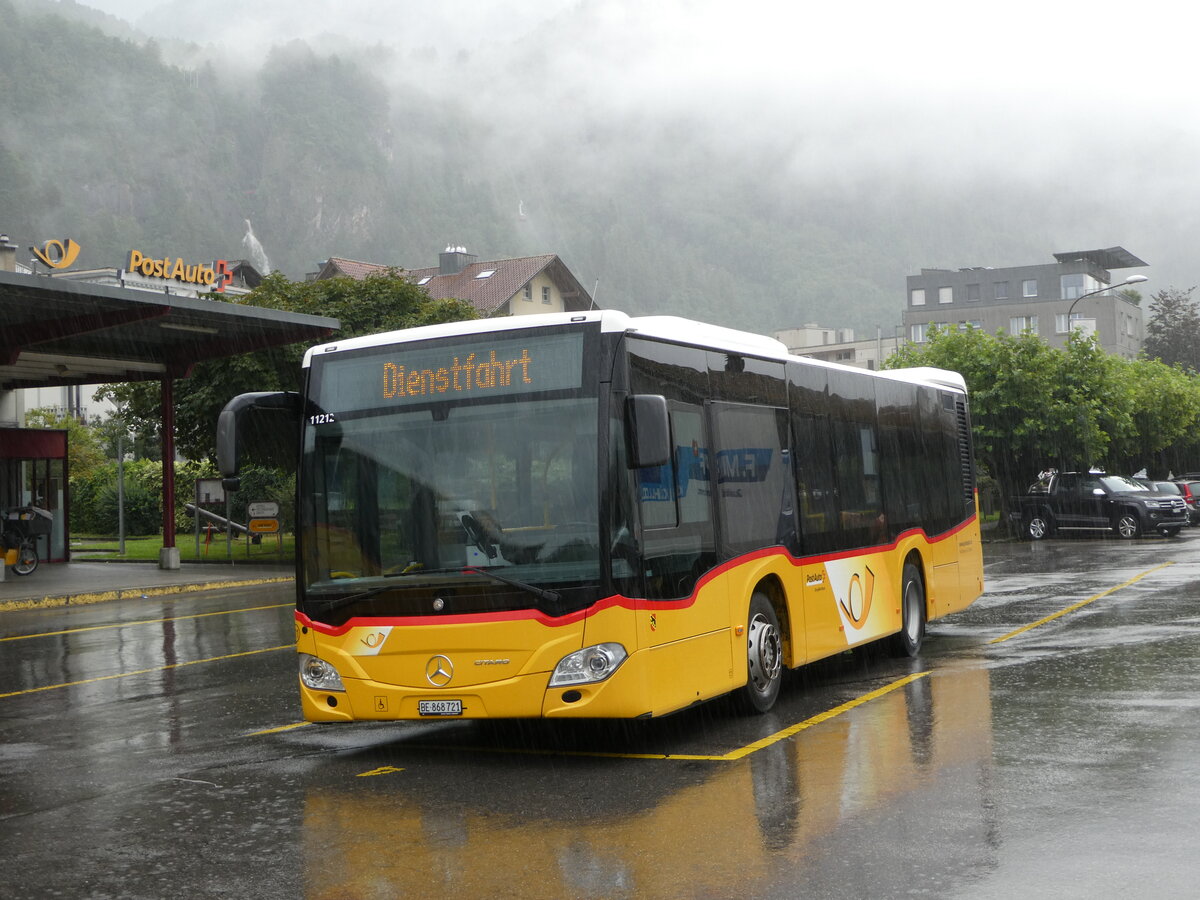 (252'975) - Fl�ck, Brienz - Nr. 21/BE 868'721/PID 11'212 - Mercedes am 25. Juli 2023 in Meiringen, Postautostation