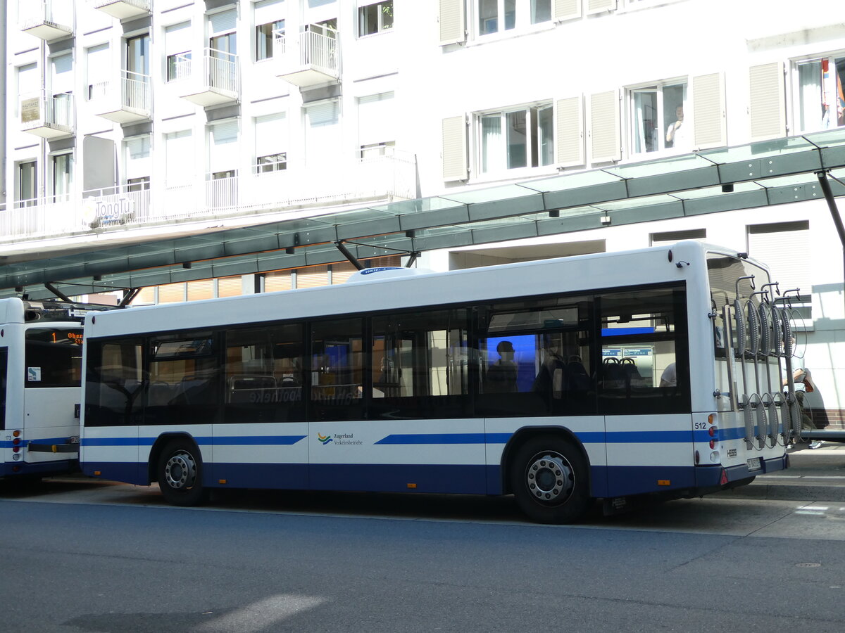 (253'592) - ZVB Zug - Nr. 512/ZG 84'512 - Hess Personenanh�nger am 11. August 2023 beim Bahnhof Zug