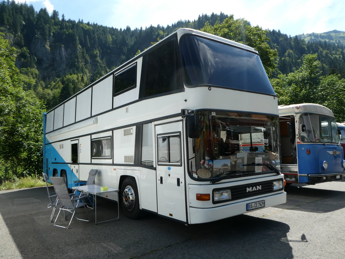 (253'988) - Aus Deutschland: Dreher, Gaggenau - RA-CE 747H - MAN/G�bel am 19. August 2023 in Hoch-Ybrig, Talstation Weglosen