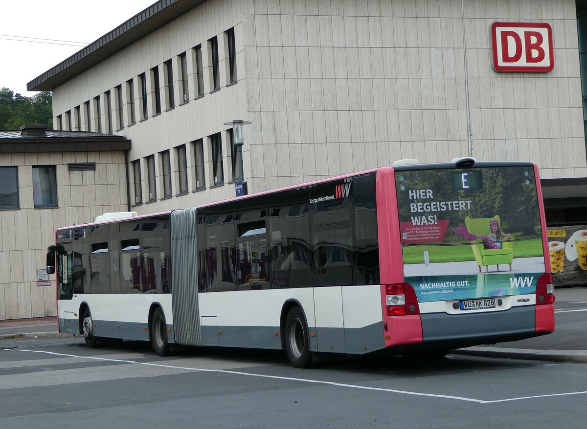 (254'327) - NVG W�rzburg - Nr. 828/W�-AK 828 - MAN am 29. August 2023 beim Bahnhof W�rzburg