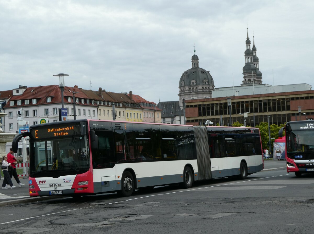 (254'337) - NVG W�rzburg - Nr. 812/W�-AK 812 - MAN am 29. August 2023 beim Bahnhof W�rzburg