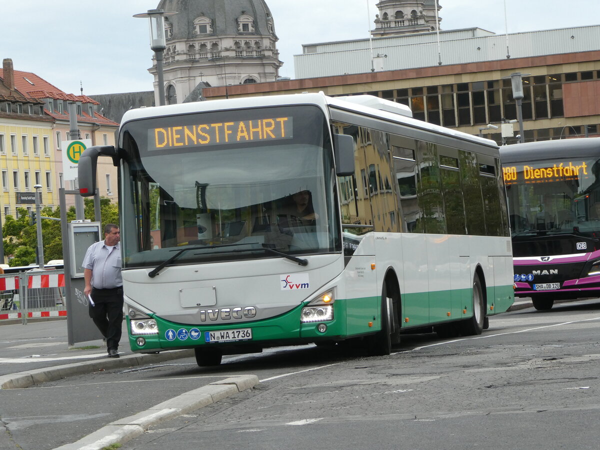 (254'349) - OVF N�rnberg - N-OV 1736 - Iveco am 29. August 2023 beim Bahnhof W�rzburg