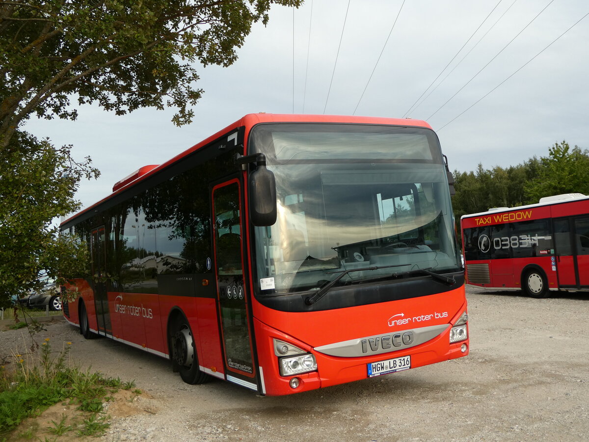(254'401) - Unser Roter Bus, Ueckerm�nde - HGW-LB 316 - Iveco am 30. August 2023 in Greifswald, City Automobile